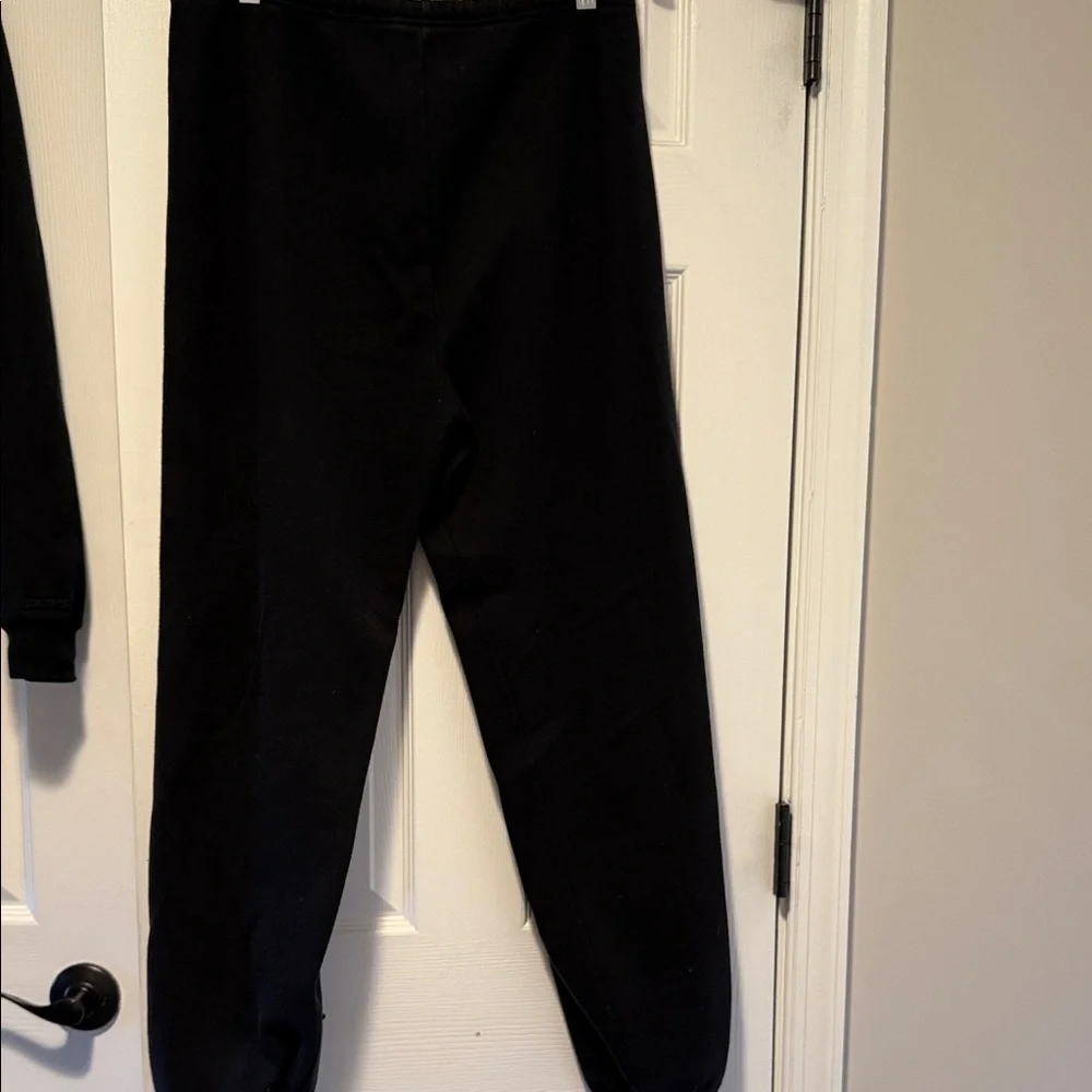 SKIMS Black Jogger and Zip Up Hoodie Matching Set - Picture 6 of 7